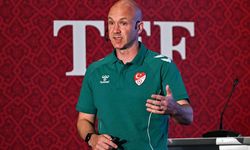 Anthony Taylor, Fenerbahçe'nin penaltı beklediği pozisyonları değerlendirdi