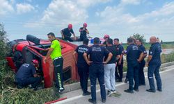 Yangına giden itfaiye aracı kaza yaptı: 3 yaralıyı mesai arkadaşları kurtardı!