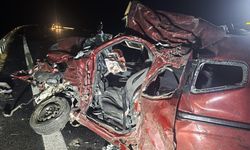 Aydın'da TIR ile hafif ticari araç çarpıştı: 3 ölü
