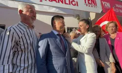 Marmaris Belediye Başkanı Acar Ünlü, CHP'den istifa ederek Yeni Parti'ye katıldı