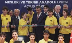 Bakan Tekin: Bu yıl 100 öğrencinin 45 tanesi meslek lisesine gitti