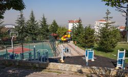 Çankaya’da 18 parkın spor alanları ve 33 parkın oyun grupları yenilendi