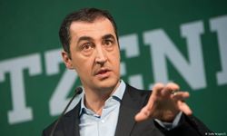 Yeşiller Üyesi Cem Özdemir’in Sol Parti’yi AfD ile bir tutması tartışma yarattı