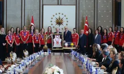 Cumhurbaşkanı Erdoğan, Avrupa şampiyonu Filenin Sultanları'nı kabul etti