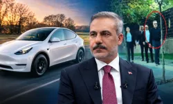 Hakan Fidan, sokakta yürürken TESLA'ya yakalandı!