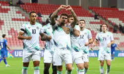 Olaylı İsrail - İrlanda maçında futbolculardan protesto