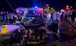 Maltepe’de iki otomobil çarpıştı: 2’si ağır 11 yaralı