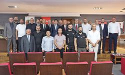 Ankara’da oto sanatkarlarının mesleki eğitim gündemi masaya yatırıldı