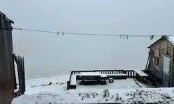 Rize'nin Kavlon Yaylası'na kar yağdı