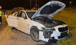 Takla atan otomobildeki 4 kişi yaralandı