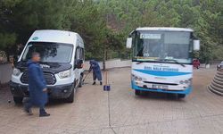 Halk otobüsü ile öğrenci servis minibüsü çarpıştı: Yaralılar var