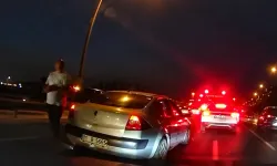 Trafikte 'Başkomiserim' deyip ehliyet ve ruhsat istedi, market çalışanı çıktı
