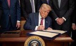 Trump, Rusya ve İran'a yönelik yaptırım yasa tasarısını onayladı