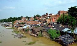 Hindistan ve Nepal'de sel: 83 kişi hayatını kaybetti