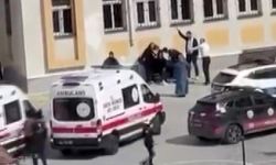 Esenyurt’ta lisede bıçaklı kavga: Polis ve sağlık ekipleri sevk edildi