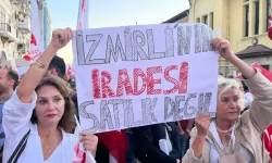 İzmirli yurttaşlar, Cemil Tugay’ın AK Parti’ye geçmesini protesto etti