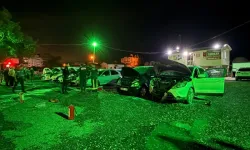 Antalya'da kundaklanan oto galeride araçlar kullanılamaz hale geldi