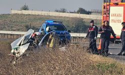 Ankara'da otomobiller kafa kafaya çarpıştı: 3 ölü, 4 yaralı!