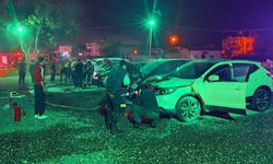 Antalya’da oto galeri kundaklandı: 6 otomobil kullanılamaz hale geldi