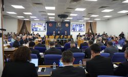 Bütçe görüşmelerinde gündem ‘fon krizi’: ‘Meclis bütçesinin 25 katını çalmışlar’