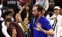 Daniil Medvedev Çin Açık'tan diskalifiye edildi