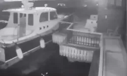 Derin Mermerci'nin yalısına yolcu vapuru çarptı