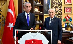 Bahçeli'den istifası istenen TFF Başkanı Hacıosmanoğlu'na çelenkli destek!