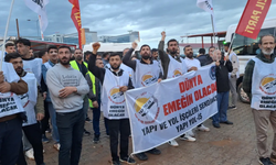 Diyarbakır Şehir Hastanesi şantiyesinde işçiler eylemde: 'Mesai yalan, sigorta asgari ücretten, servis yok'