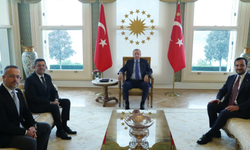 Erdoğan, CHP’den istifa ederek AK Parti’ye geçen belediye başkanlarıyla görüştü