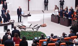 Cumhurbaşkanı Erdoğan kürsüye çıkınca Yeni Partililer salonu terk etti