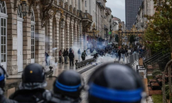 Fransa'da protestolar nedeniyle yüzlerce okulda eğitime ara verdi