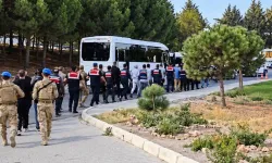 Çeşme Belediyesi’ne yapılan operasyonda başkan yardımcısı dahil 10 kişi tutuklandı