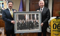 Mansur Yavaş'tan Mehmet Yiğiner'e hayırlı olsun ziyareti
