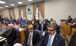 Yeni Parti milletvekillerinden Meclis’te Halk TV protestosu