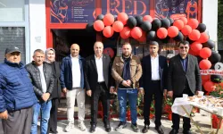 MHP’li başkan fantezi iç giyim mağazasını dualarla açtı