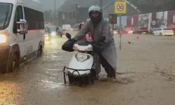 Sağanak yağışın İstanbul'a ağır bilançosu: Su baskını, heyelan ve mahsur kalma!