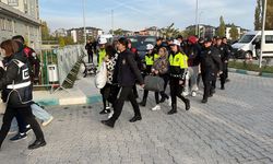 Yasa dışı bahis şüphelisi 76 kişiden 35'i adliyede