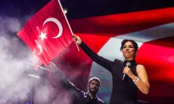 Yenimahalle'de Cumhuriyet Bayramı Coşkusu Zara konseri ile başladı