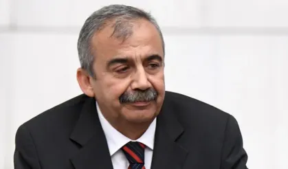 Sanatçılar Sırrı Süreyya Önder’e veda mesajları paylaştı