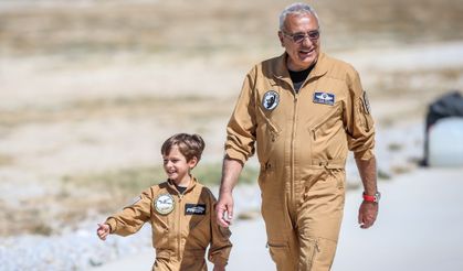 Dede ile torunu Eskişehir'de gösteri uçuşu yaptı