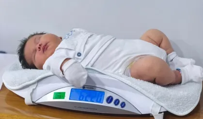 Türkiye’nin en büyük bebeği 6 kilo 150 gram olarak dünyaya geldi
