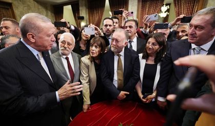 TBMM böyle açıldı: Muhalefet vekillerinin Erdoğan karşısındaki tutumu eleştirildi