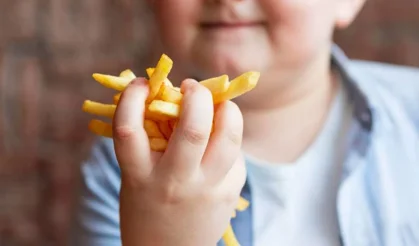 Araştırma: Çocuklukta alınan fazla kilolar penis boyunu etkiliyor