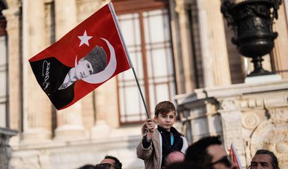 Atatürk için 09.05’te hayat durdu