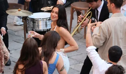 Dua Lipa'nın İtalya'daki düğününden renkli kareler