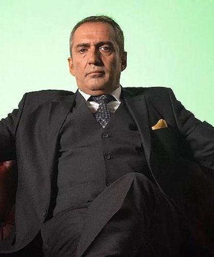 TRT'nin dizisinde Yavuz Bingöl, Adil Öksüz'ü canlandırdı!