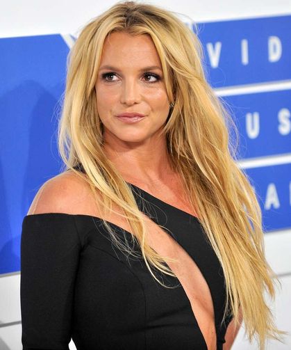 Britney Spears dans videolarıyla geri döndü