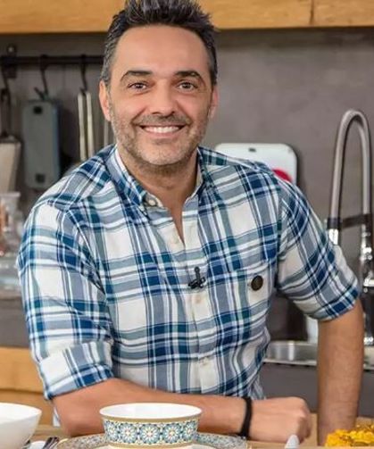 Michelin yıldızlı restora giden ünlü şef Arda Türkmen'e şok: Yemekten solucan çıktı!