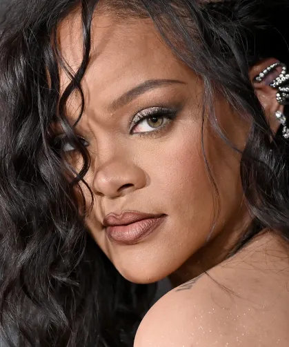 Rihanna, yeni albüm için stüdyoya girdi!