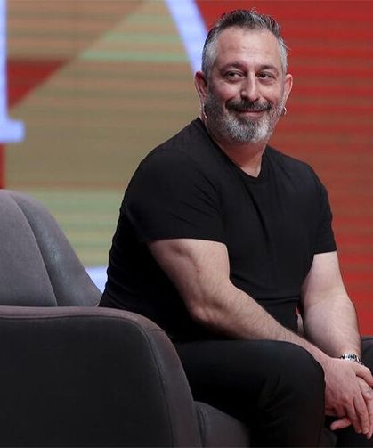 Cem Yılmaz'dan üç kuşak aile pozu